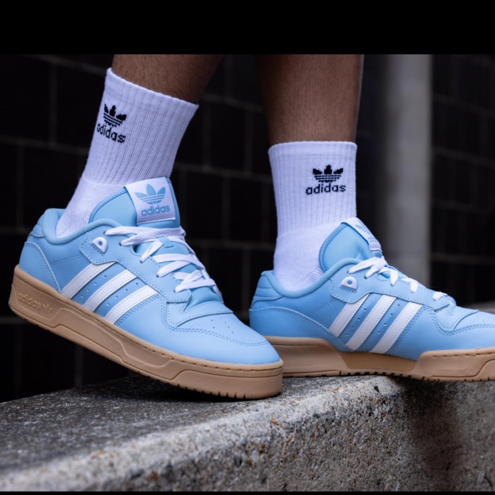 NEW ADIDAS RIVALRY LOW SHOES WOMENS 8